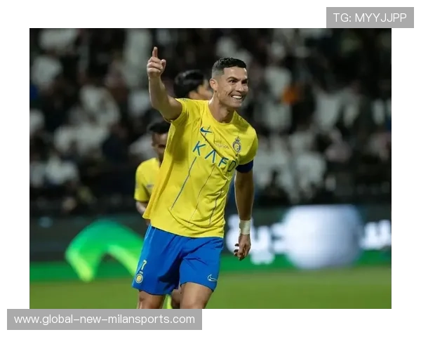 他曾是C罗的小粉丝如今站上同一战场 他曾是C罗的小粉丝如今站上同一战场