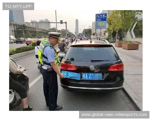 警车山姆超市出现引关注，英德法院通报违规事实